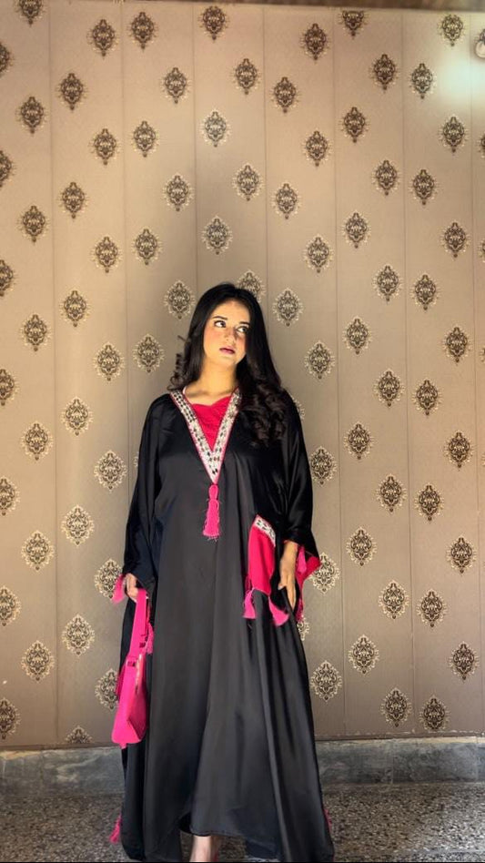 BLACK V-NECK KAFTAN WITH TASSELS